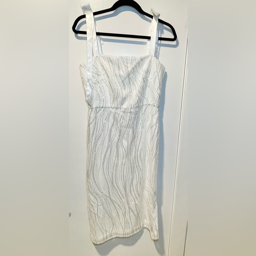 ML MONIQUE LHUILLIER Sequined Bow-Strap Midi Dress in white - Picture 6 of 12
